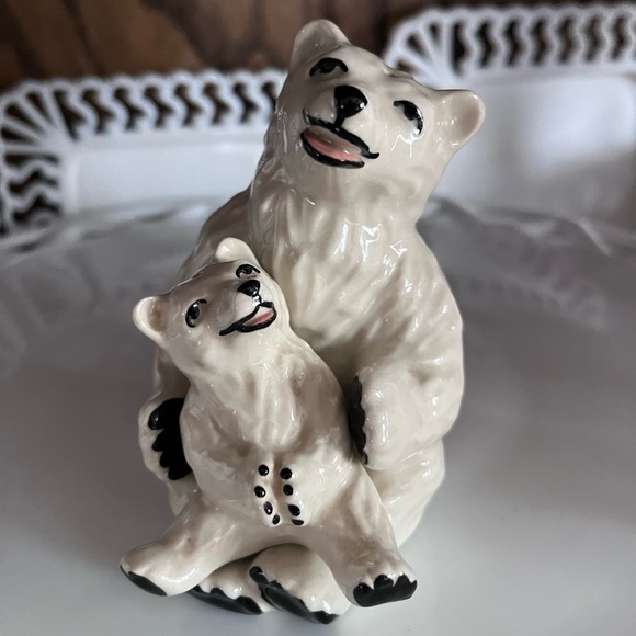 RARE FIND Vintage Ceramic Art Studio Polar Bear Salt and Pepper Shakers 1940 - Picture 1 of 13